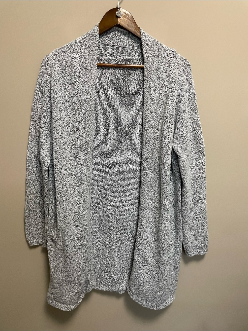 Aritzia Community Salt & Pepper Grey Cardigan Women’s Size Medium